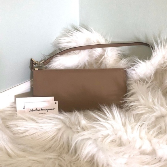 NWT Salvatore Ferragamo Vintage Gancini Pochette - Picture 3 of 8